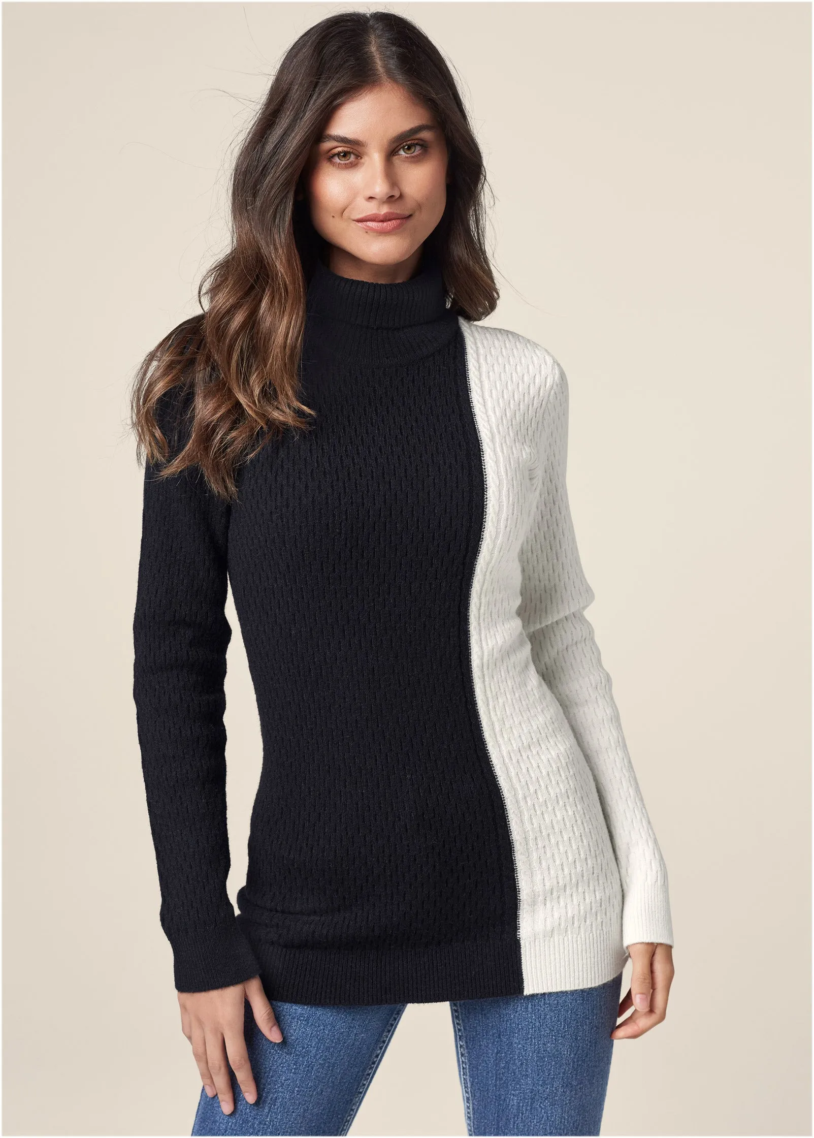 Colorblock Turtleneck Sweater - Black & Off White