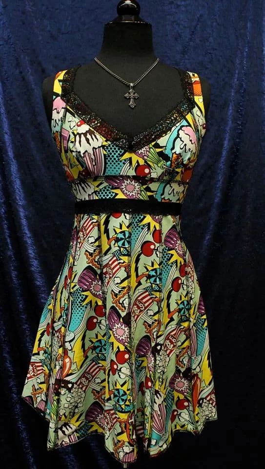 VINTAGE STYLE COCKTAIL DRESS - DRIVE-THRU PRINT