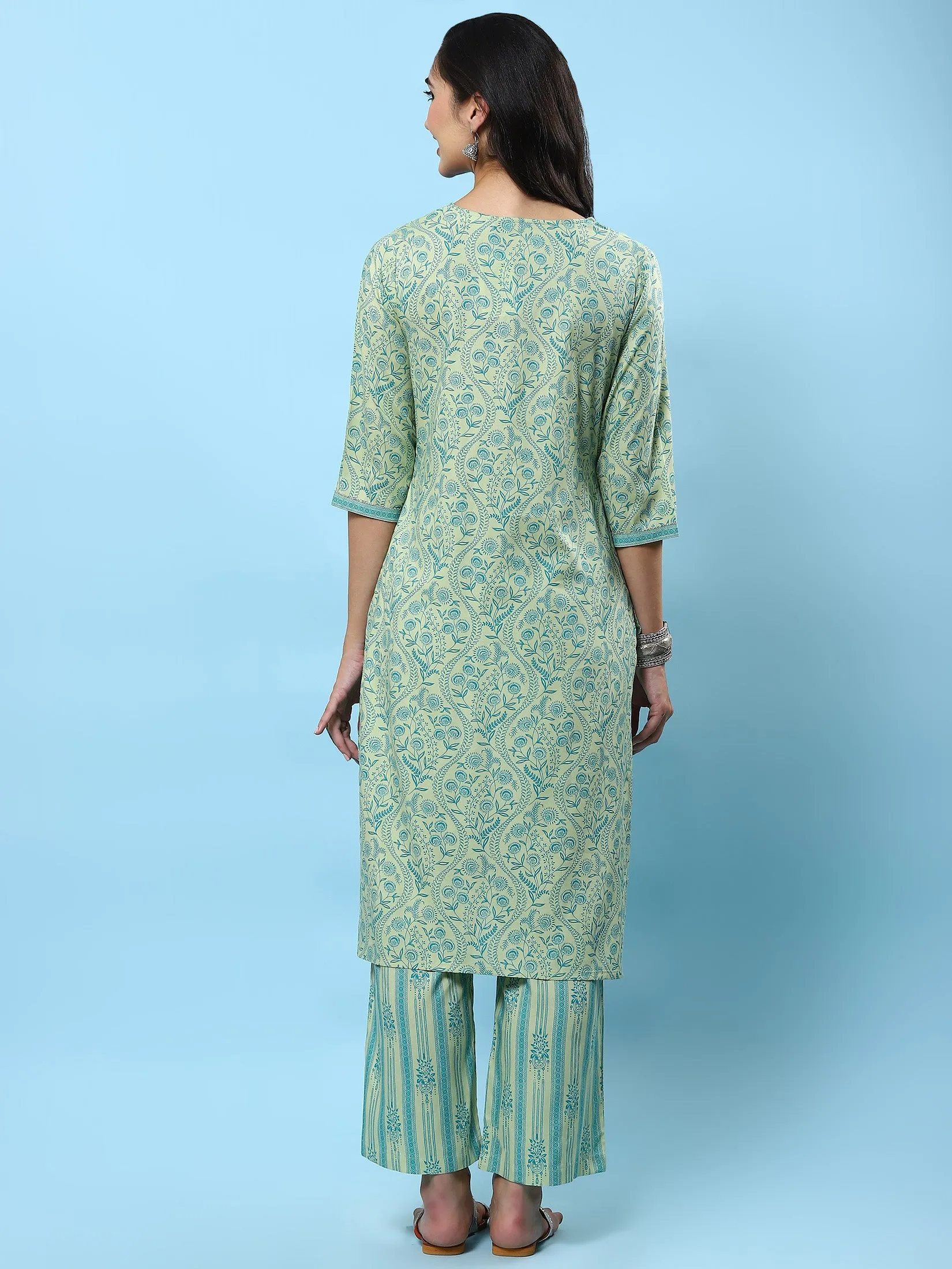 Women Green Floral Printed Kurta With Comfort Pant